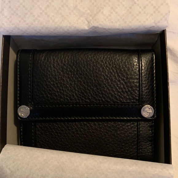 Authentic Gucci Leather Wallet - Picture 8 of 14